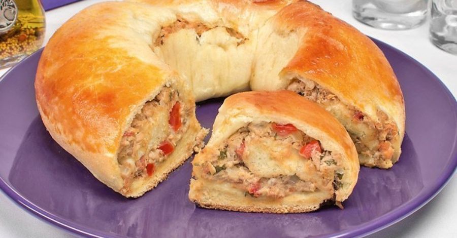 Lanche de pão de batata com sardinha